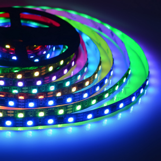 83ЦЛ Комплект цифровой светодиодной ленты 12В, 14,4Вт/м, smd5050, 60д/м, IP20, ширина подложки 10мм(черная), 5м, RGB, с аксессуарами (адаптер питания, контроллер для цифровой RGB ленты с радио пультом).