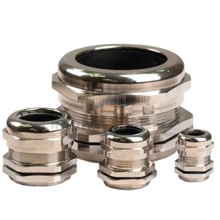 Латунный кабельный ввод, диаметр вводного отверстия М36, наружный диаметр кабель 18-25 мм.